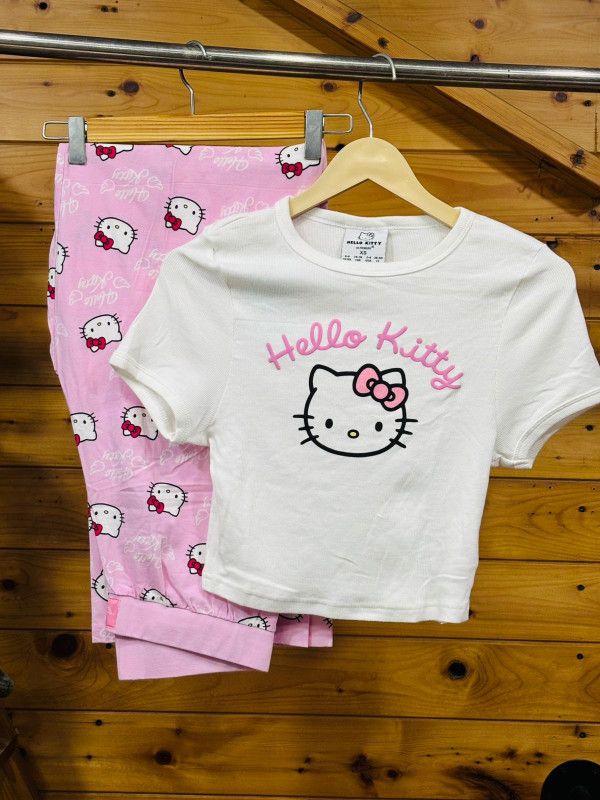 Hello Kitty Design Night Suit
